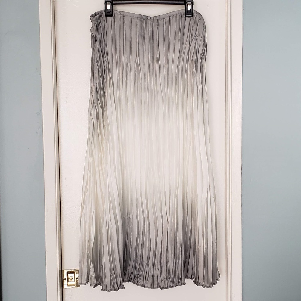 Chicos Maxi Long Skirt crinkled pale green NWT